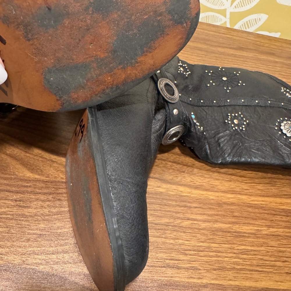 Dingo Black Studded Cowboy Boots - Picture 5 of 8